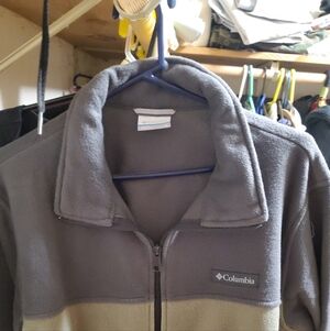 Columbia Mount Grant Full Zip Fleece Jacket in Gray and Olive